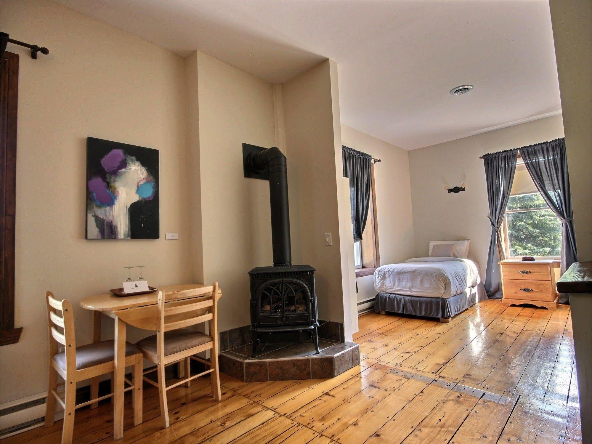 Nuits De St-georges Inn Bromont